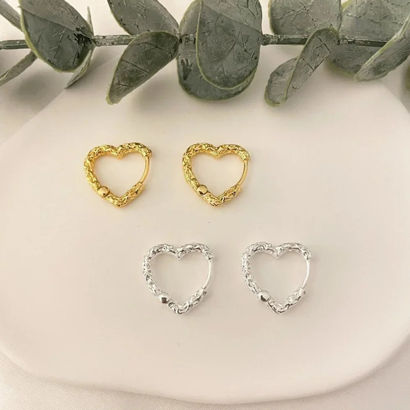 925 Sterling Silver Dainty Heart Huggie Earrings Small Hoop Earrings - Picture 1 of 11